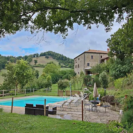 Spacious In With Pool