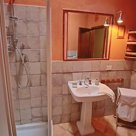 Spacious In With Pool Ferienhaus *